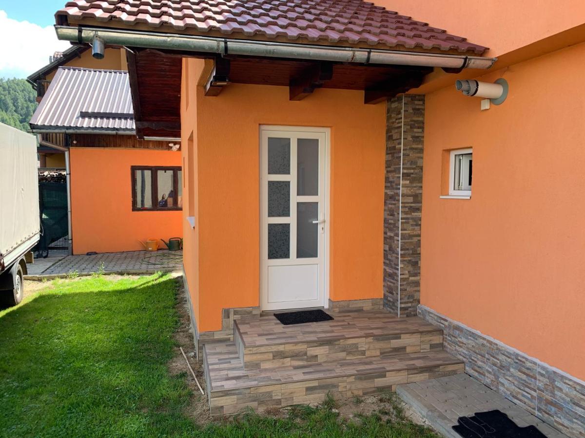 Casuta Cu Flori Villa Moieciu de Jos Exterior foto